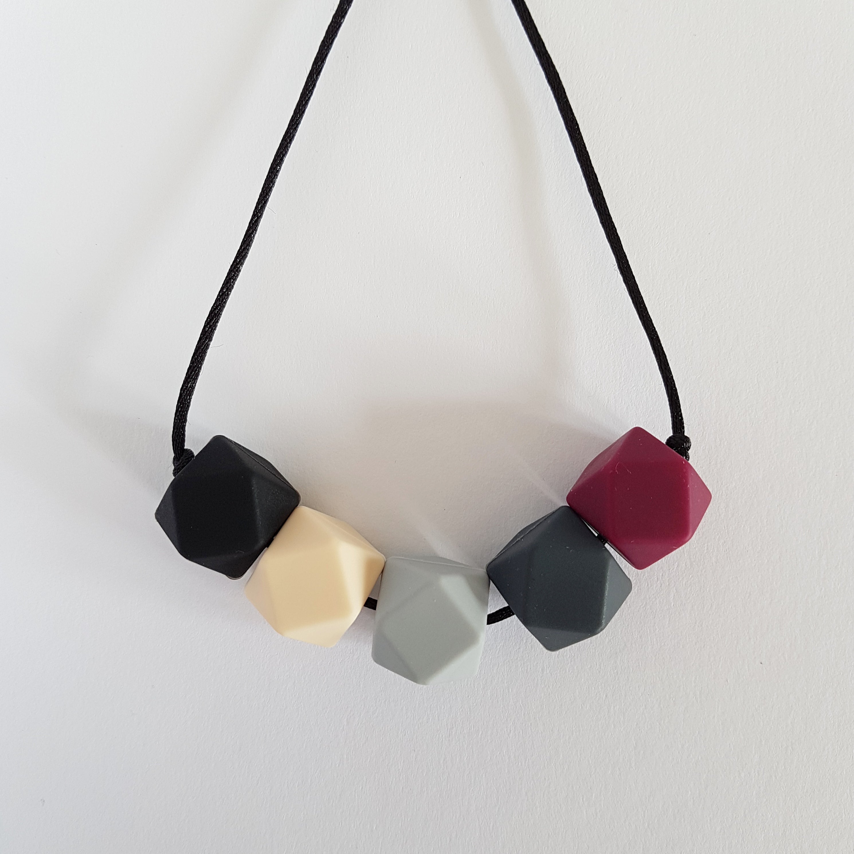 Borstvoedingsketting | Zwart-grijs-bordeauxrood