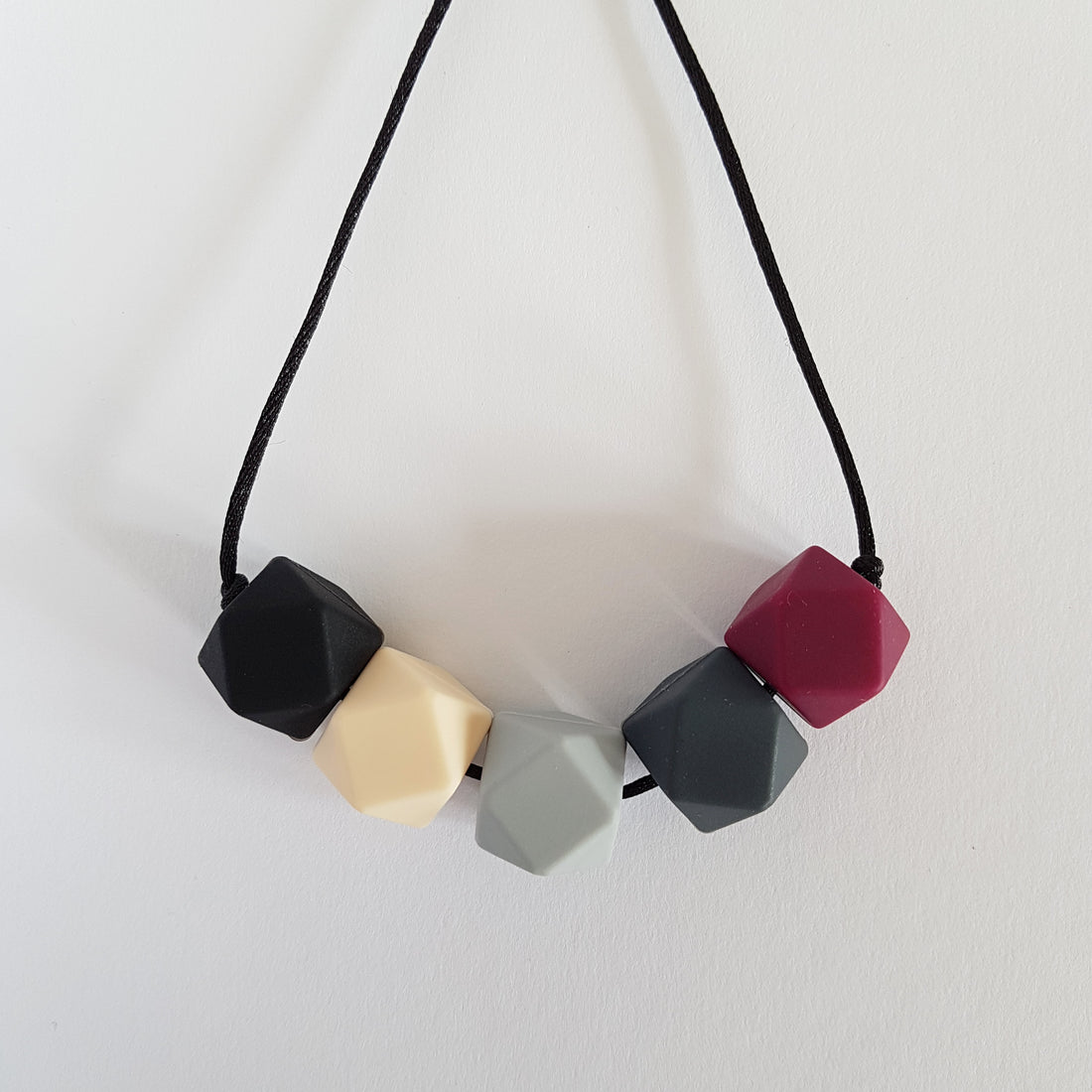 Borstvoedingsketting | Zwart-grijs-bordeauxrood